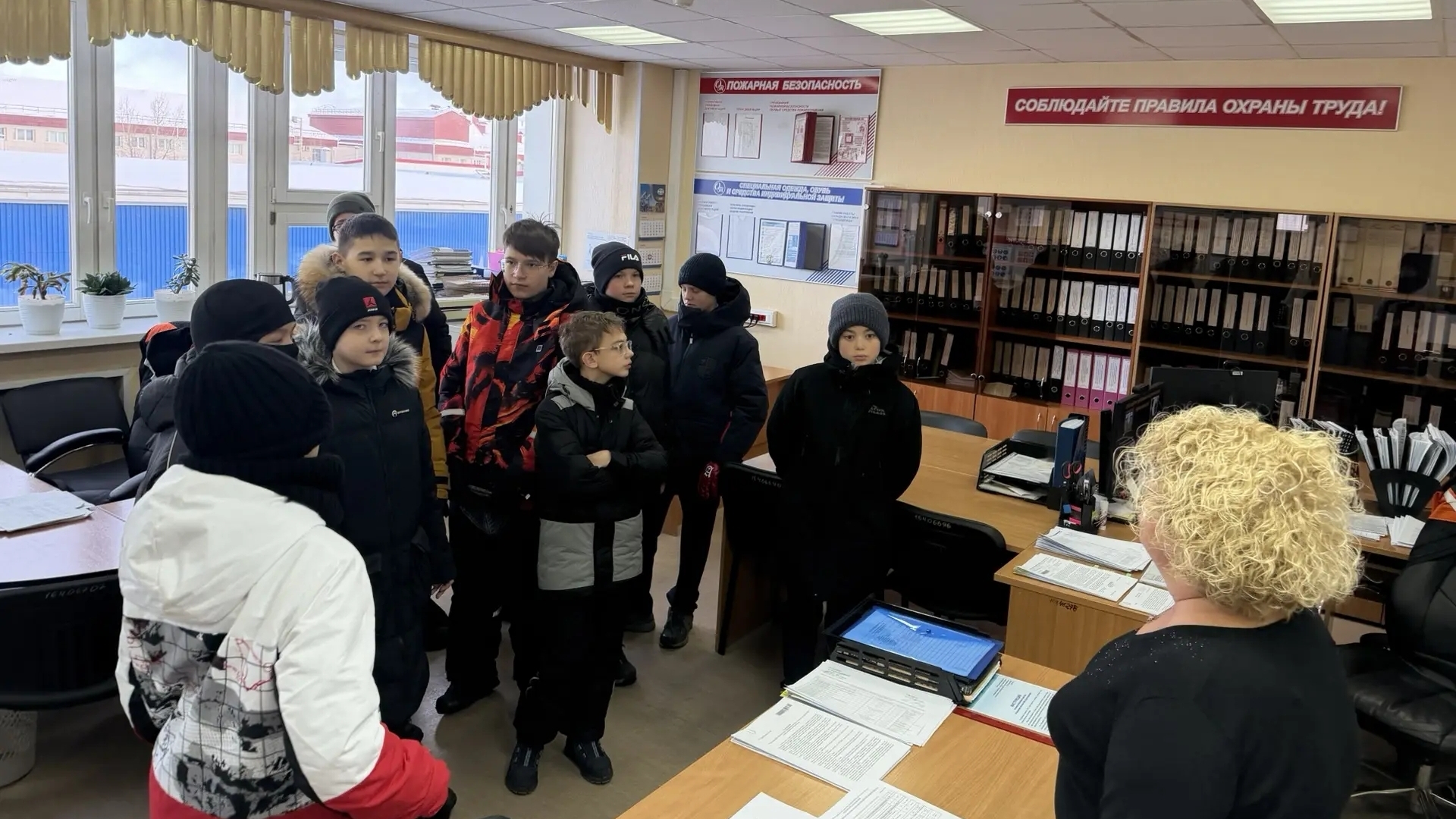 13.11.25 учащиеся 6Б класса в рамках проекта «Билет в Будущее» посетили Сургутскую центральную базу производственного обслуживания по ремонту и наладке энергетического оборудования.